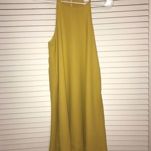 Casually yellow halter dress